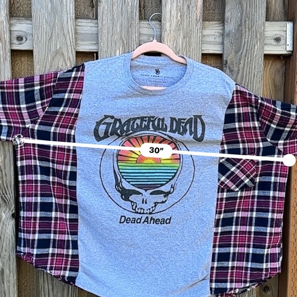 Sold Upcycle - Graphic Flannel - Grateful Dead Graphic - Rainbow - Band Tee - Picture 16 of 17